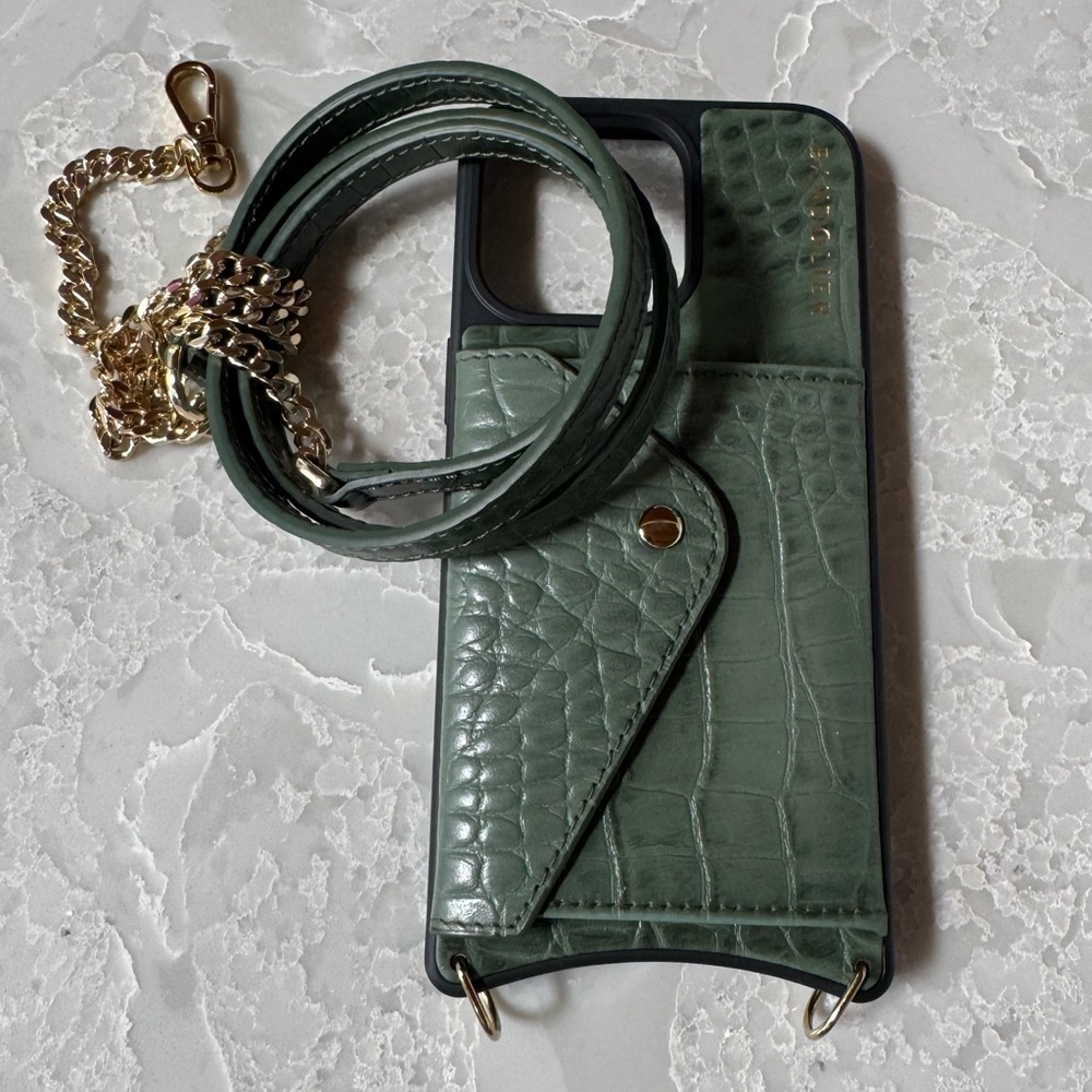 Green Croc-Embossed iPhone 15 Pro Max Case with Matching Chain